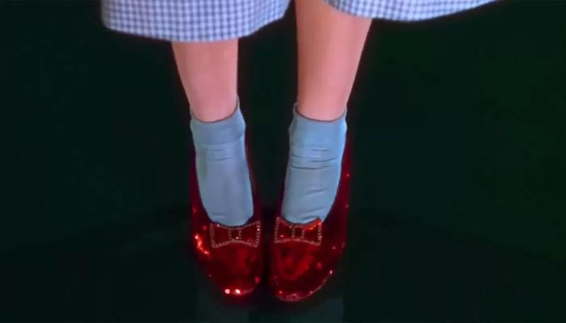 Туфли Дороти из "Волшебника страны Оз" продали за 28 миллионов