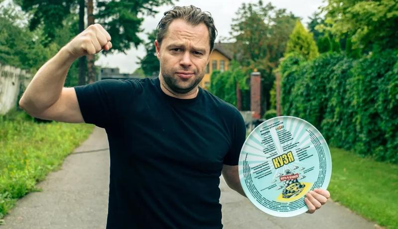 Анонсирован спин-офф сериала "Универ" про Кузю