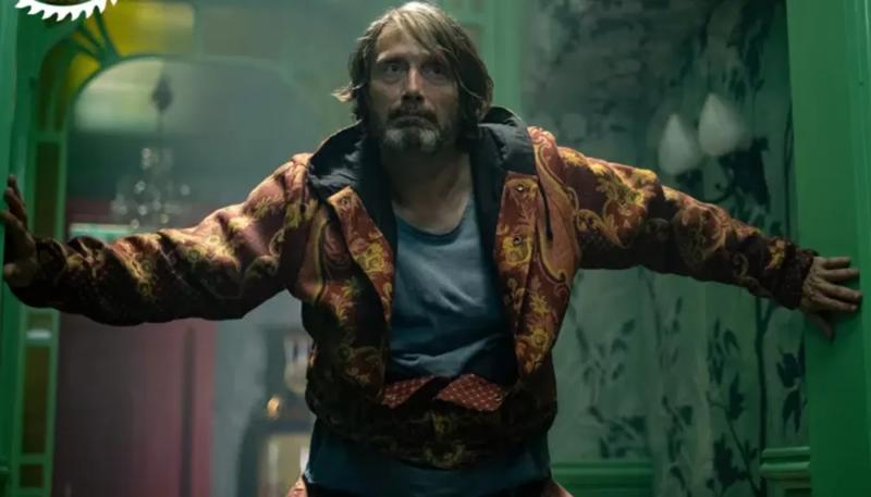 Мадс Миккельсен стал киллером в хорроре создателя "Ганнибала"