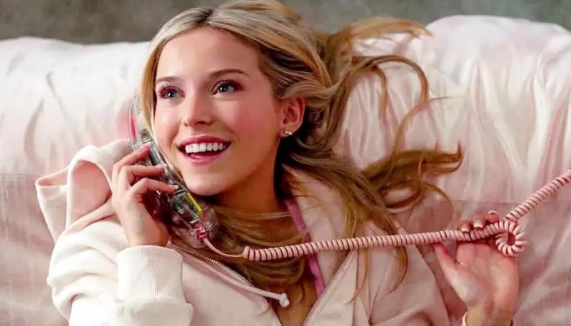 Объявлена дата премьеры приквела фильма "Блондинка в законе"