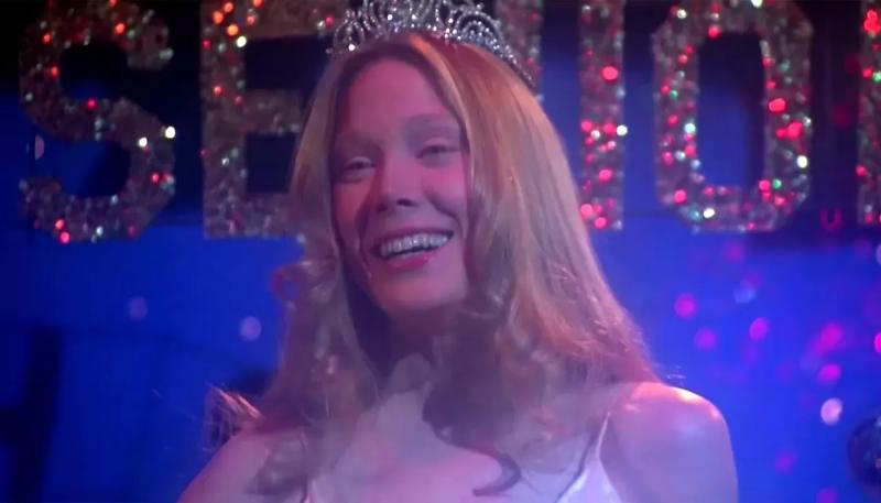 Уточнено время выхода новой экранизации "Кэрри" Стивена Кинга