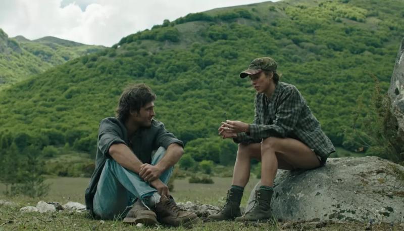 Джейкоб Элорди и Джош Бролин выживают в трейлере "Собачьи звезды"