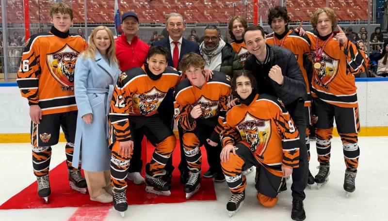 Стартовали съемки продолжения комедии "Хоккейные папы"